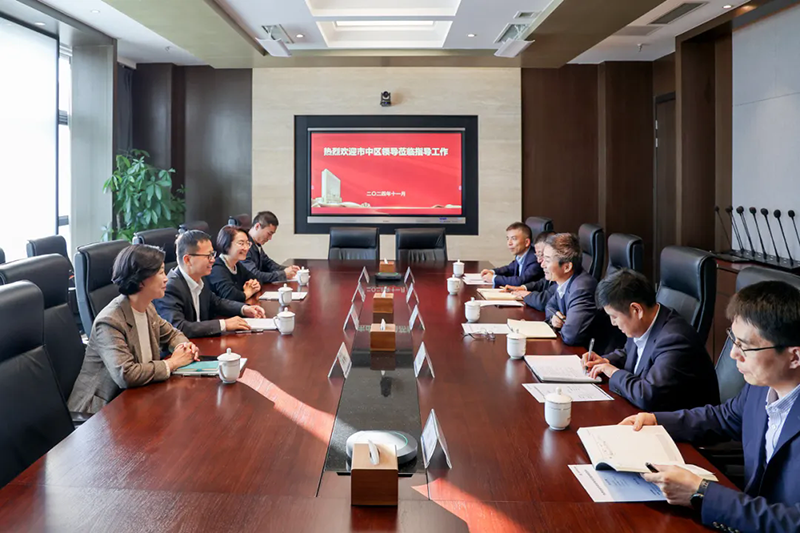 市中區(qū)委常委、宣傳部部長、統(tǒng)戰(zhàn)部部長范立振蒞臨集團調研指導